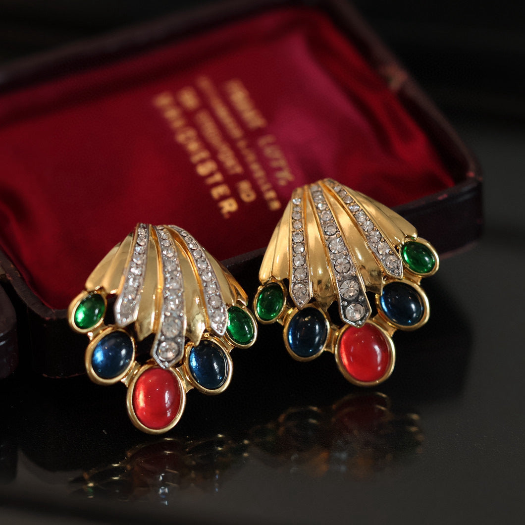 20. Vintage Glass Zircon Shell-Shaped Earrings