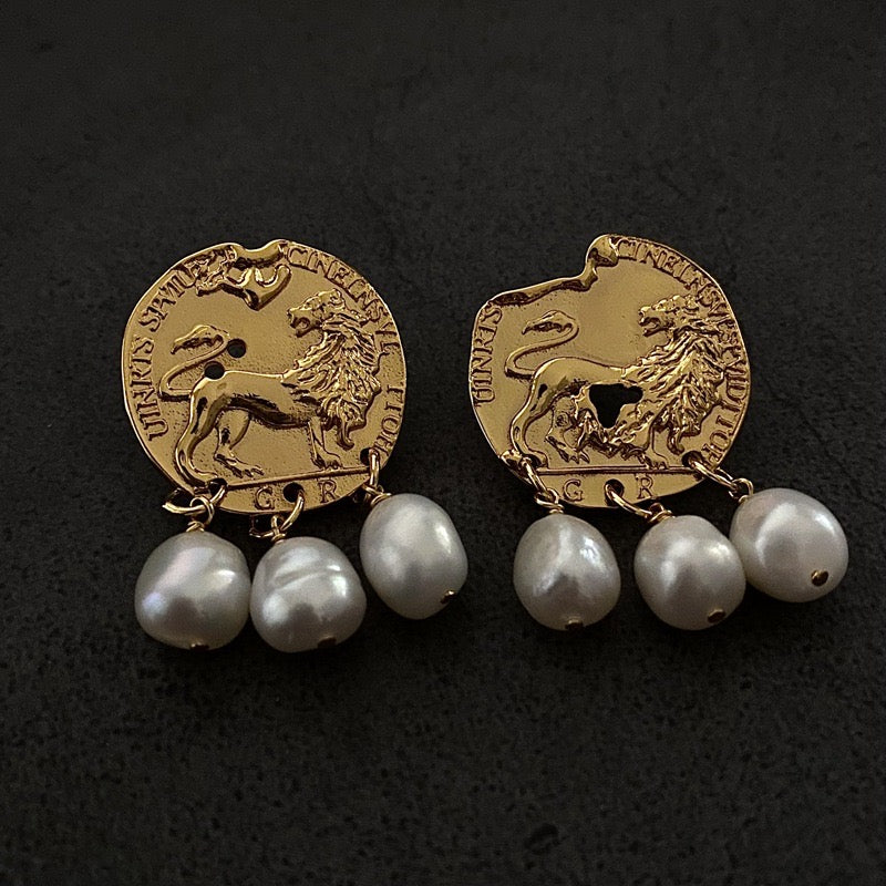 16.  Vintage Niche Lion Coin Pearl Pendant High-End Stud Earrings