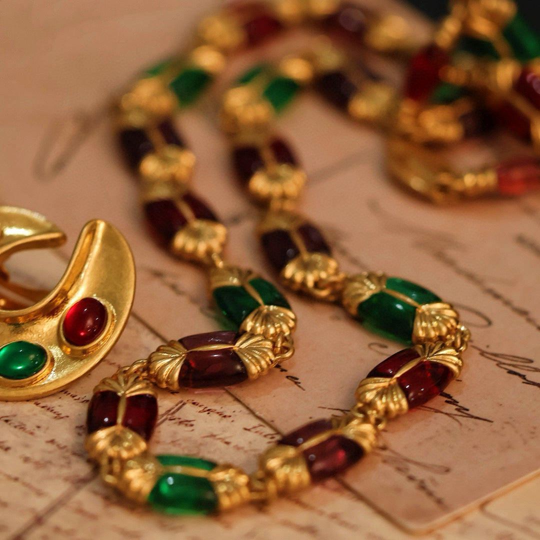 19. Red and Green Glass Plated Gold High-End Niche Necklace