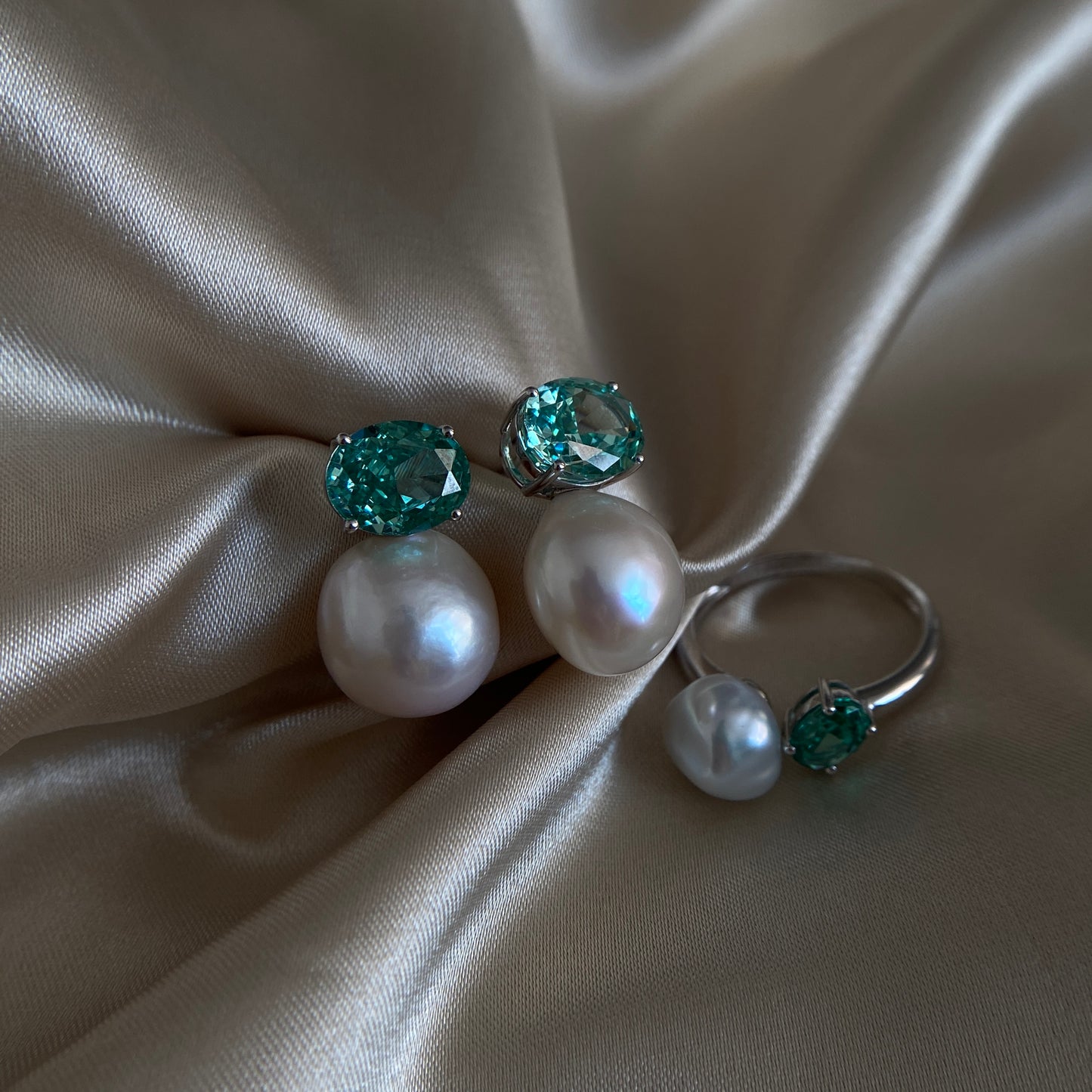 0013.18K,14K，Solid Gold Earrings，Labcreated Paraiba, Frashwater Pearl Earrings, Heavy Gold, Minimalist Jewellery, Gift For Her,