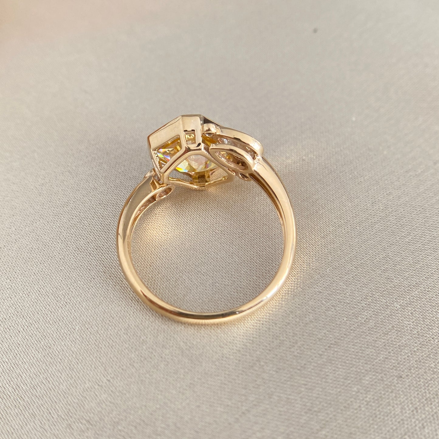 003.18K,14K Solid Gold Ring，Artificial yellow diamonds， Heavy Gold, Minimalist Jewellery, Gift For Her, Wedding Band