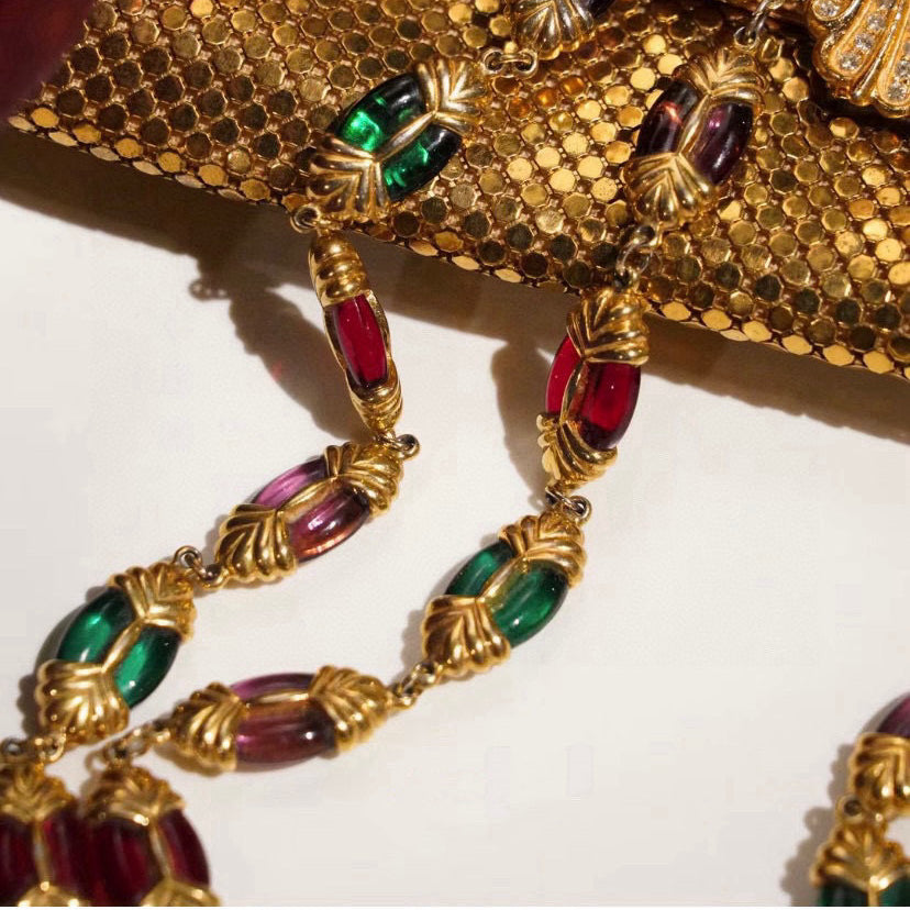 19. Red and Green Glass Plated Gold High-End Niche Necklace