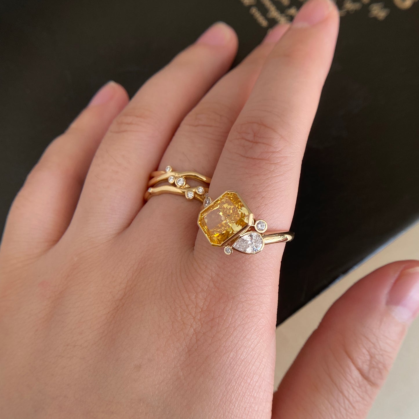 003.18K,14K Solid Gold Ring，Artificial yellow diamonds， Heavy Gold, Minimalist Jewellery, Gift For Her, Wedding Band