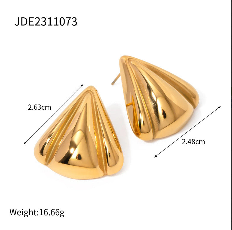 32.Stainless Steel Earrings 18K Gold Plated Stud Earrings Versatile Jewelry